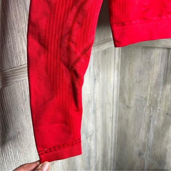 Fabletics Jaymee Mesh Top - Picture 5 of 7